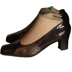 Elegant Brown Leather Heels Italian shoes